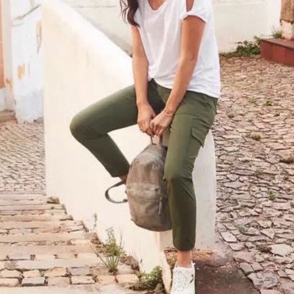 Athleta Chelsea Cargo Pants Olive Green Sz 8